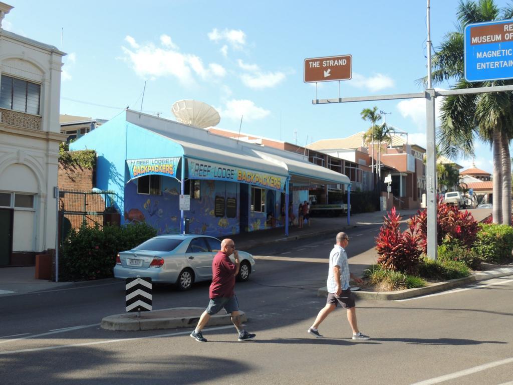 Reef Lodge Backpackers Townsville Esterno foto