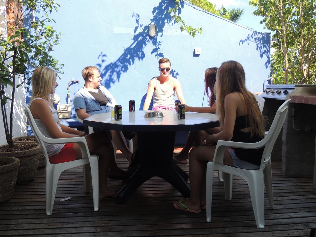 Reef Lodge Backpackers Townsville Esterno foto