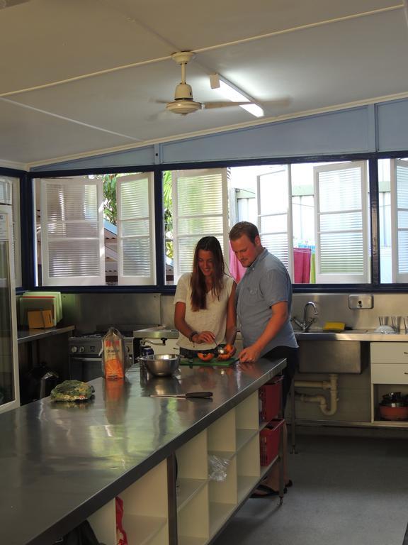 Reef Lodge Backpackers Townsville Esterno foto
